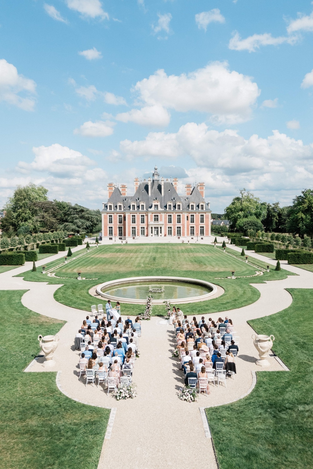 French-wedding-venue-chateau-nainville-les-roches