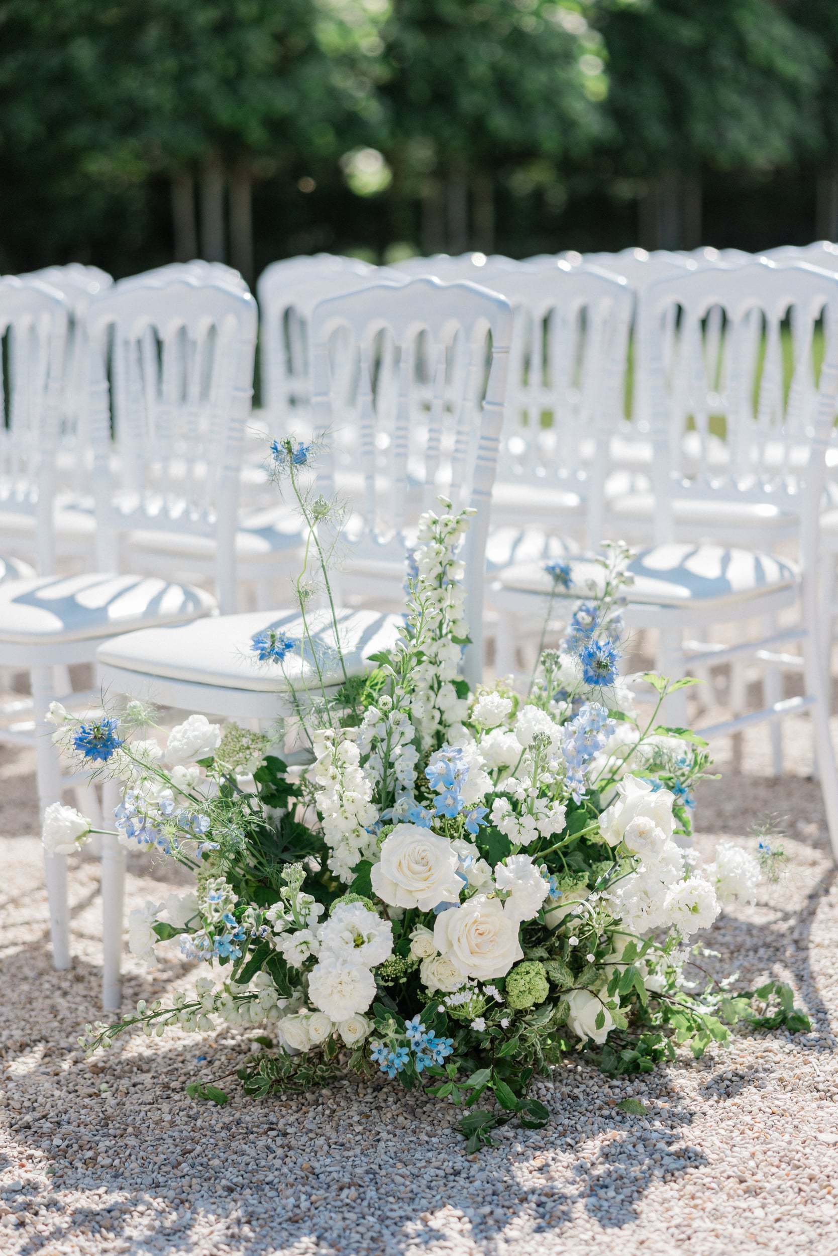 Blue and sage floral design at Château de Nainville-les-Roches